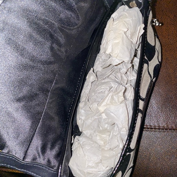 COACH - Logo Shoulder Bag - Picture 5 of 5